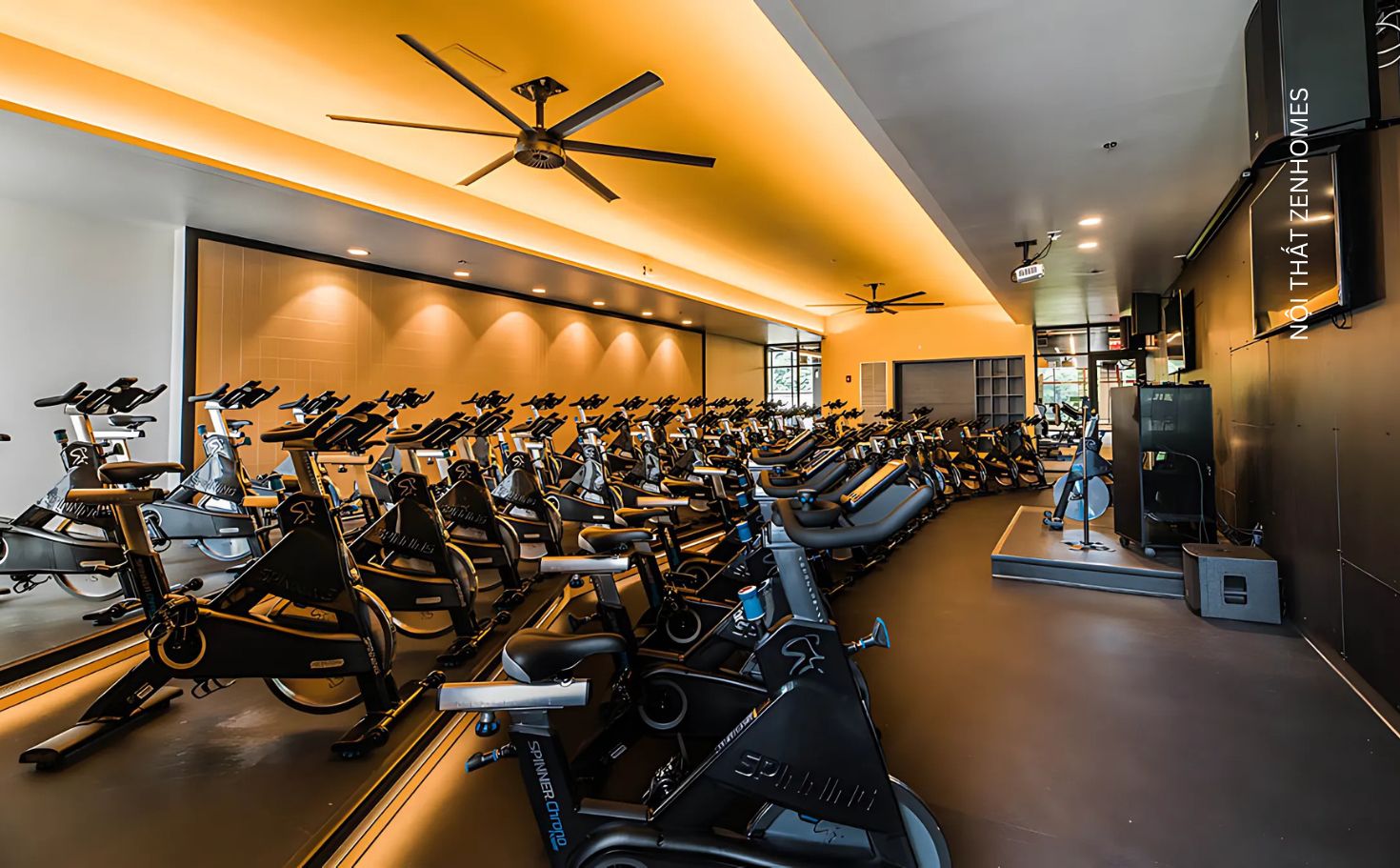 Đèn chiếu sáng phòng gym