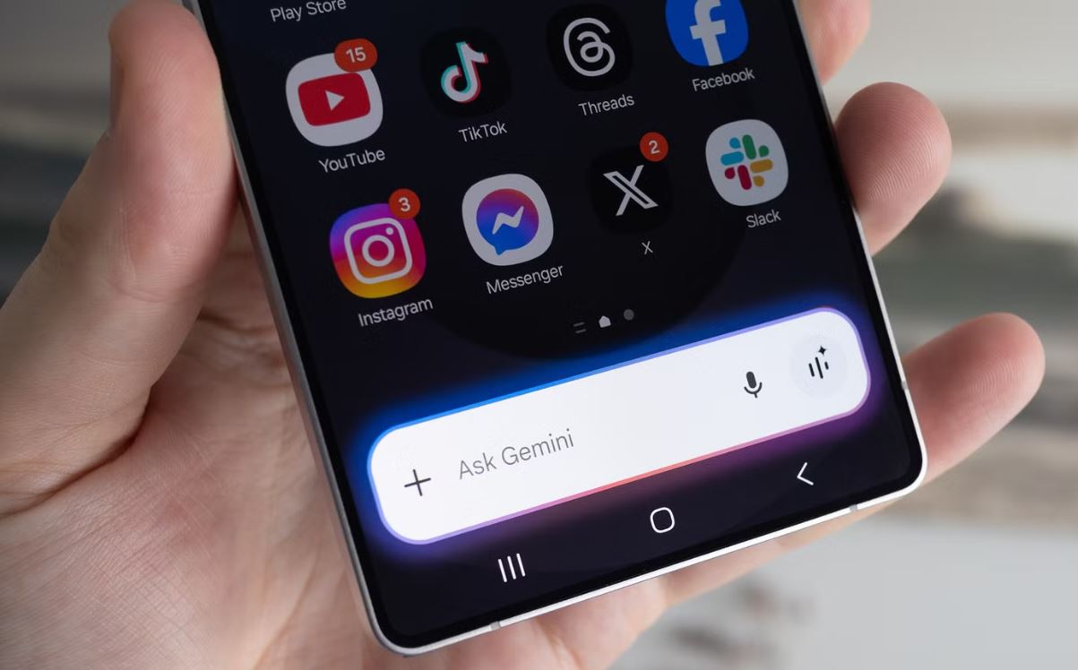 Ứng dụng Google Gemini đại diện cho công nghệ AI đang tác động đến dịch vụ thiết kế nội thất và xu hướng thiết kế thi công nội thất hiện nay.
