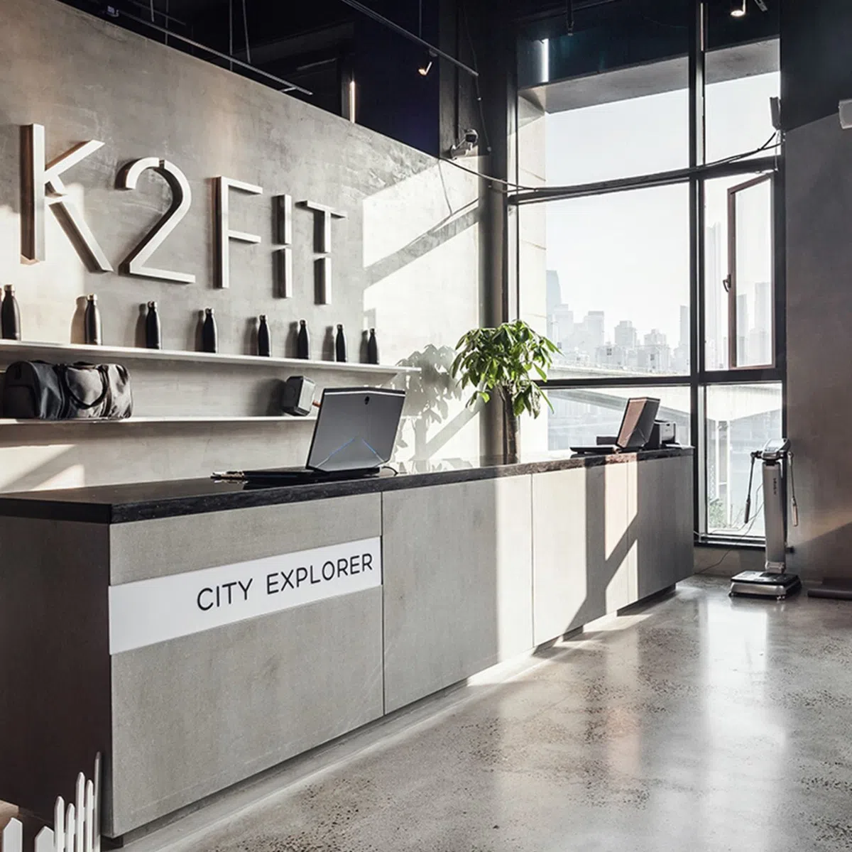 Setup khu vực tiếp tân phòng gym