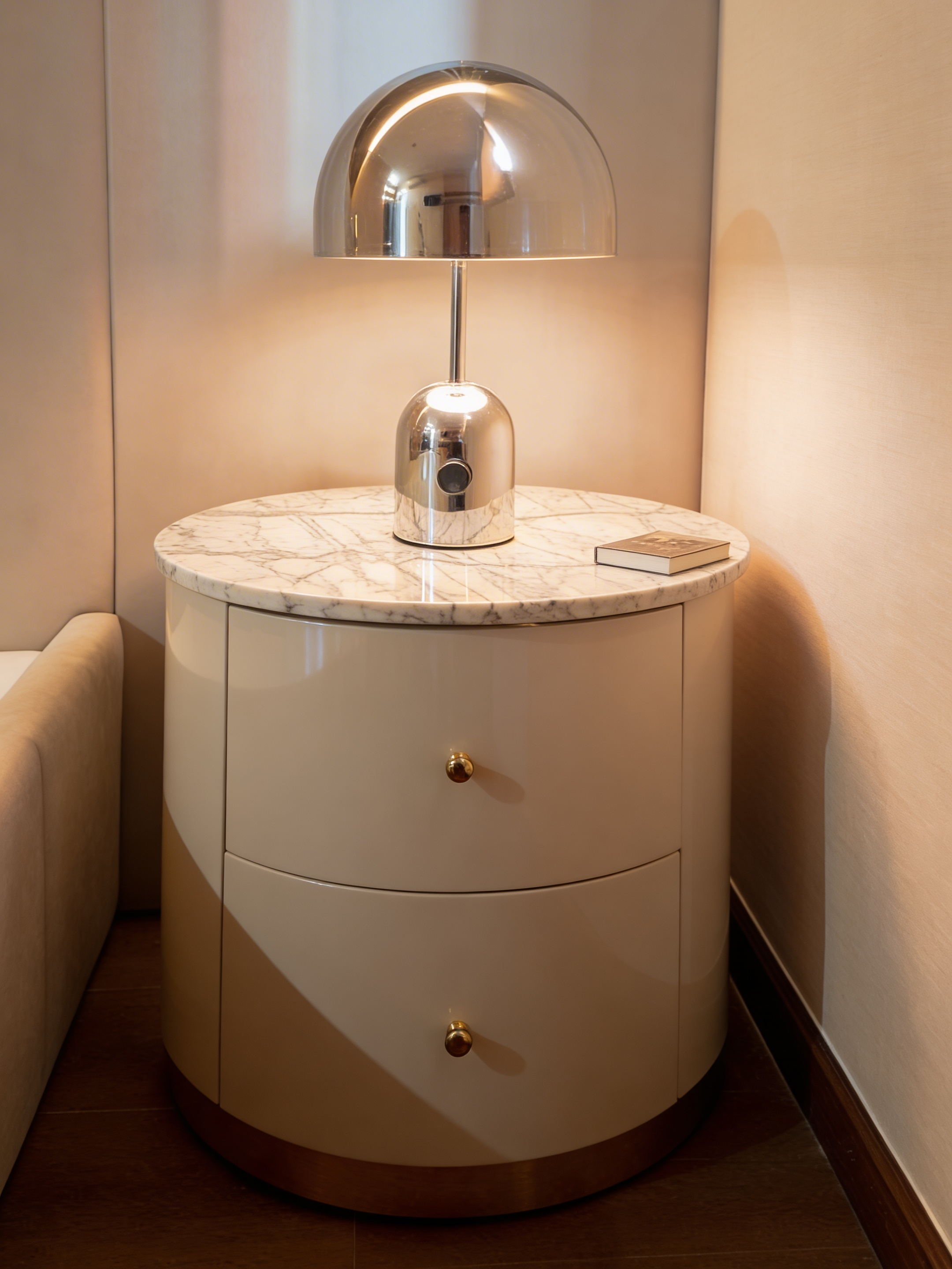 Cải tạo nội thất chung cư Chợ Nga tab đầu giường mặt đá marble sang trọng