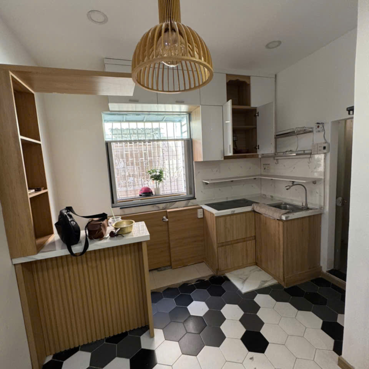 Hiện trạng khu bếp cải tạo chung cư cũ Nhiêu Tứ Phú Nhuận trước khi thi công nội thất