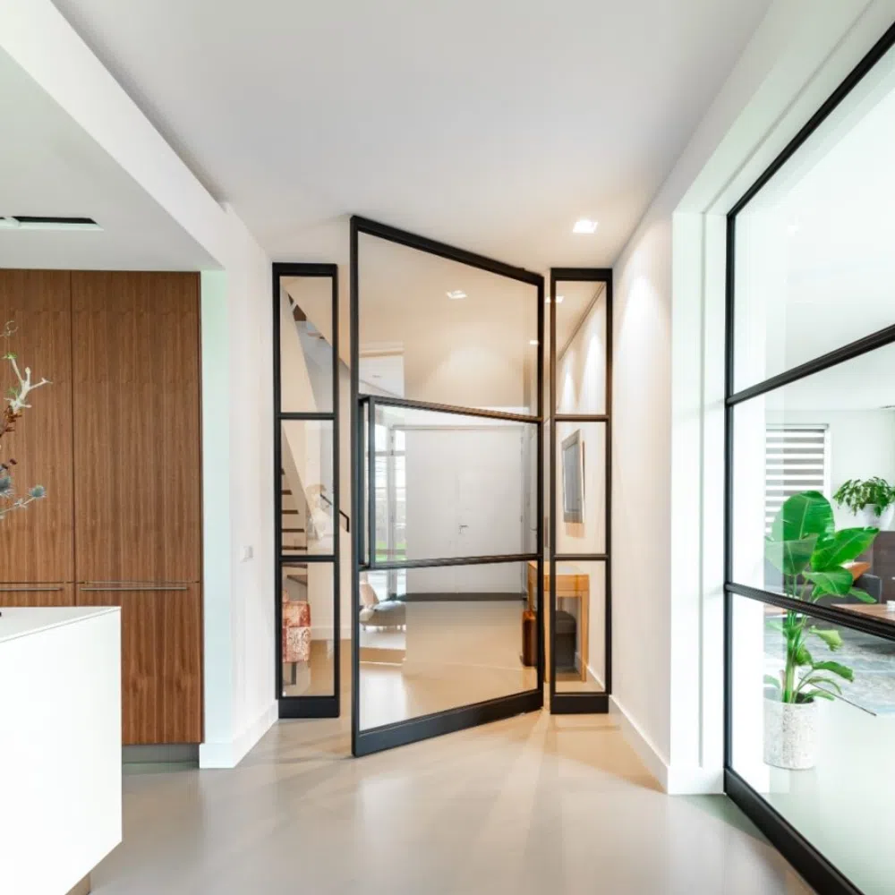 cửa trục xoay nhôm kính