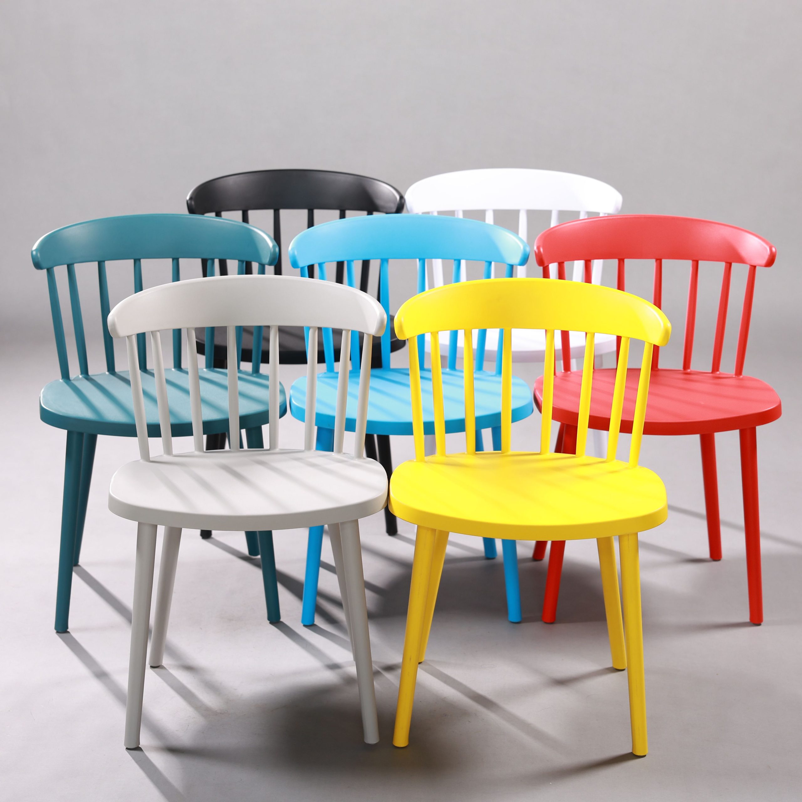 ghế coffee nhựa PP mã 3004 lưng nan tròn nhiều màu dùng cho quán cafe