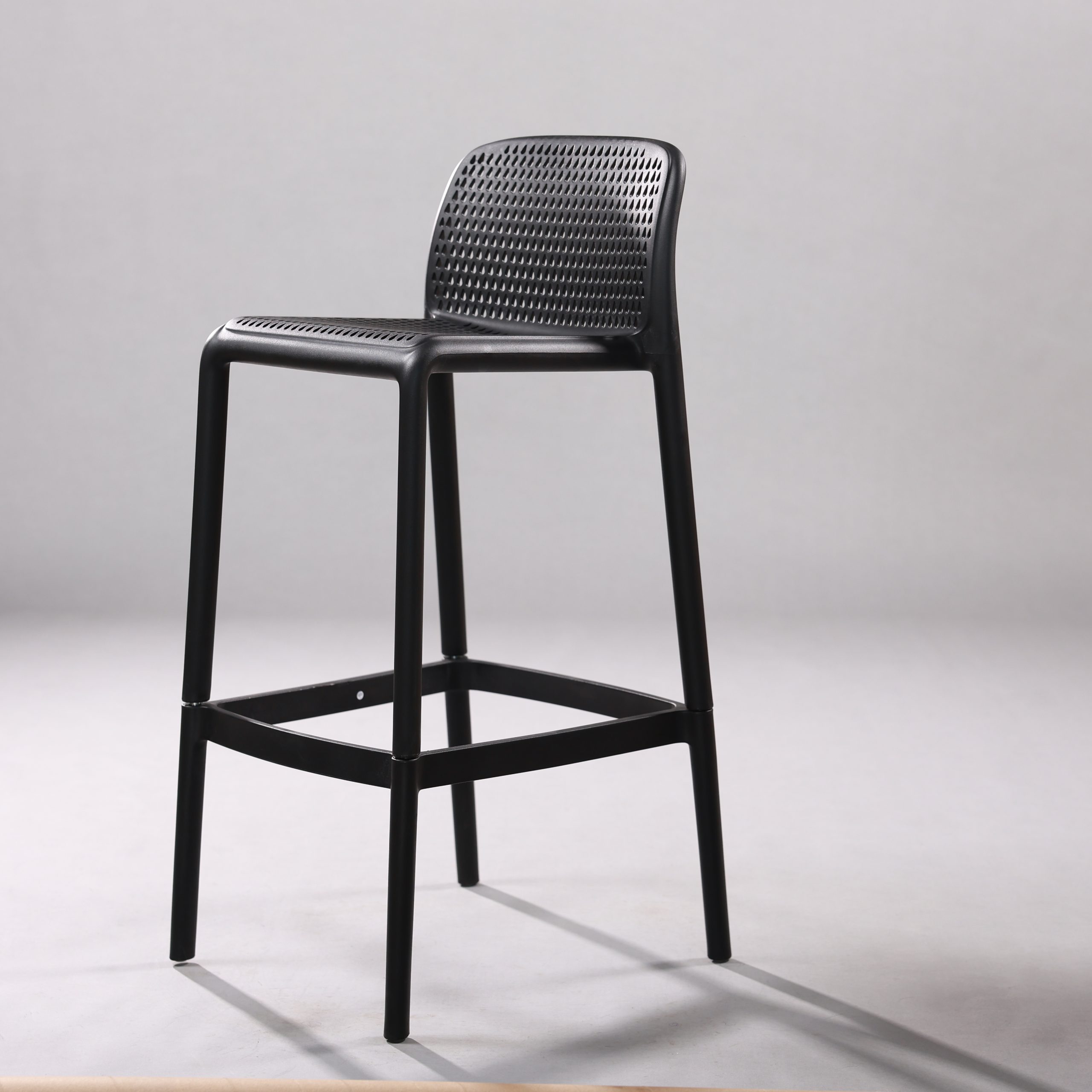 ghế quầy bar hiện đại mã 3029 mặt nhựa khung sắt dùng cho quán bar