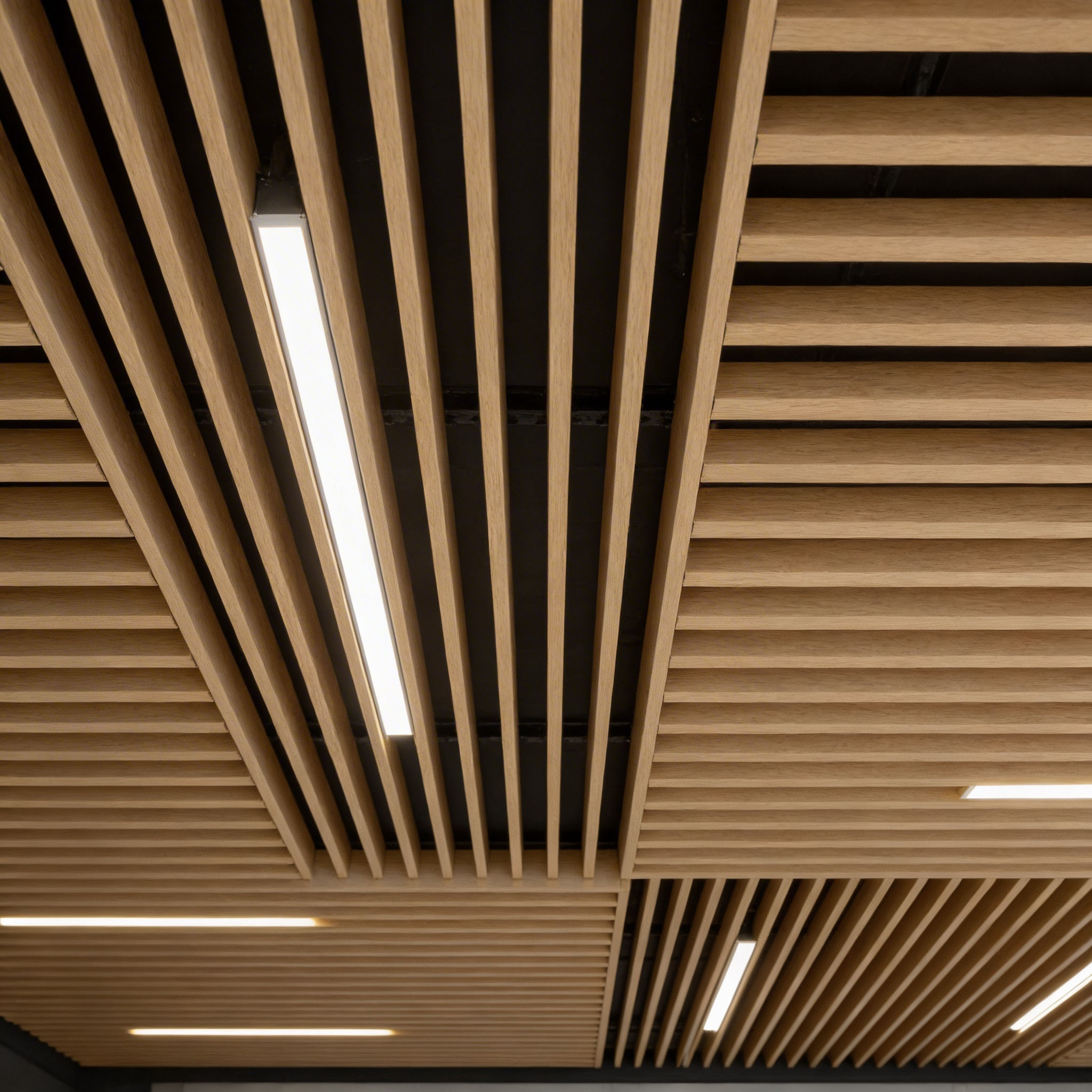 Gỗ tiêu âm Fineline Slats Acoustic dạng thanh nan hiện đại cho trần và tường văn phòng.