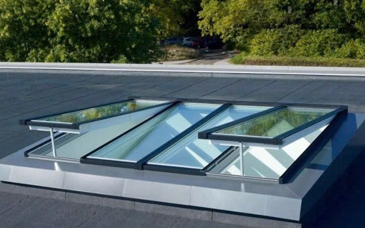 Mái kính mở hất tự động