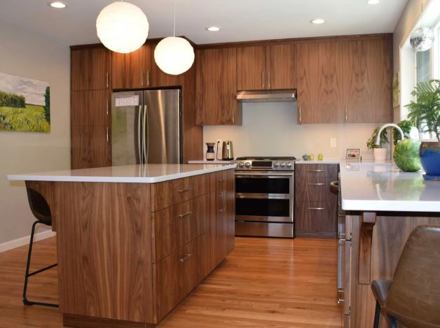 tủ bếp gỗ óc chó veneer