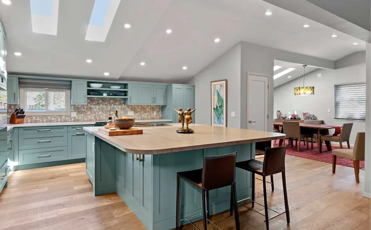 tủ bếp màu bạc hà