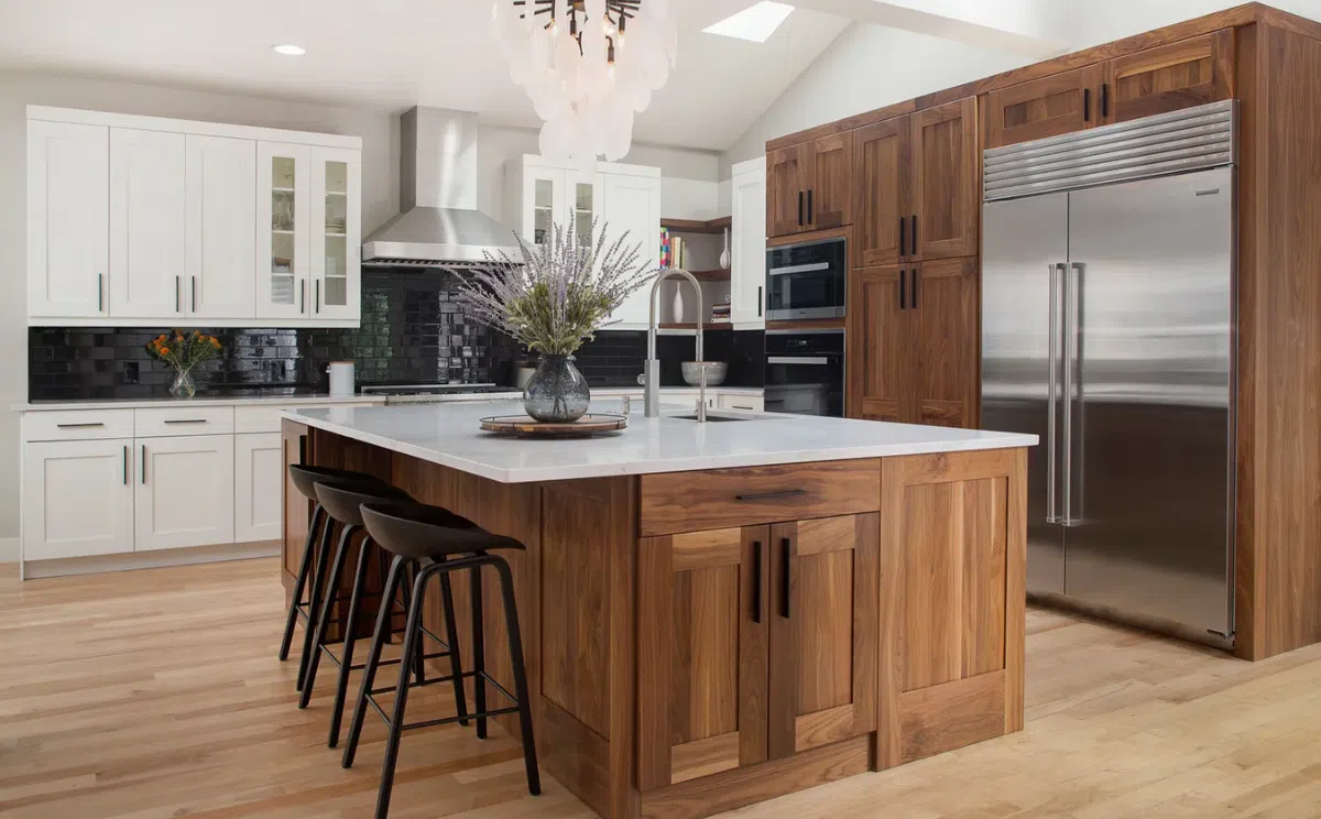 tủ bếp walnut phong cách contemporary